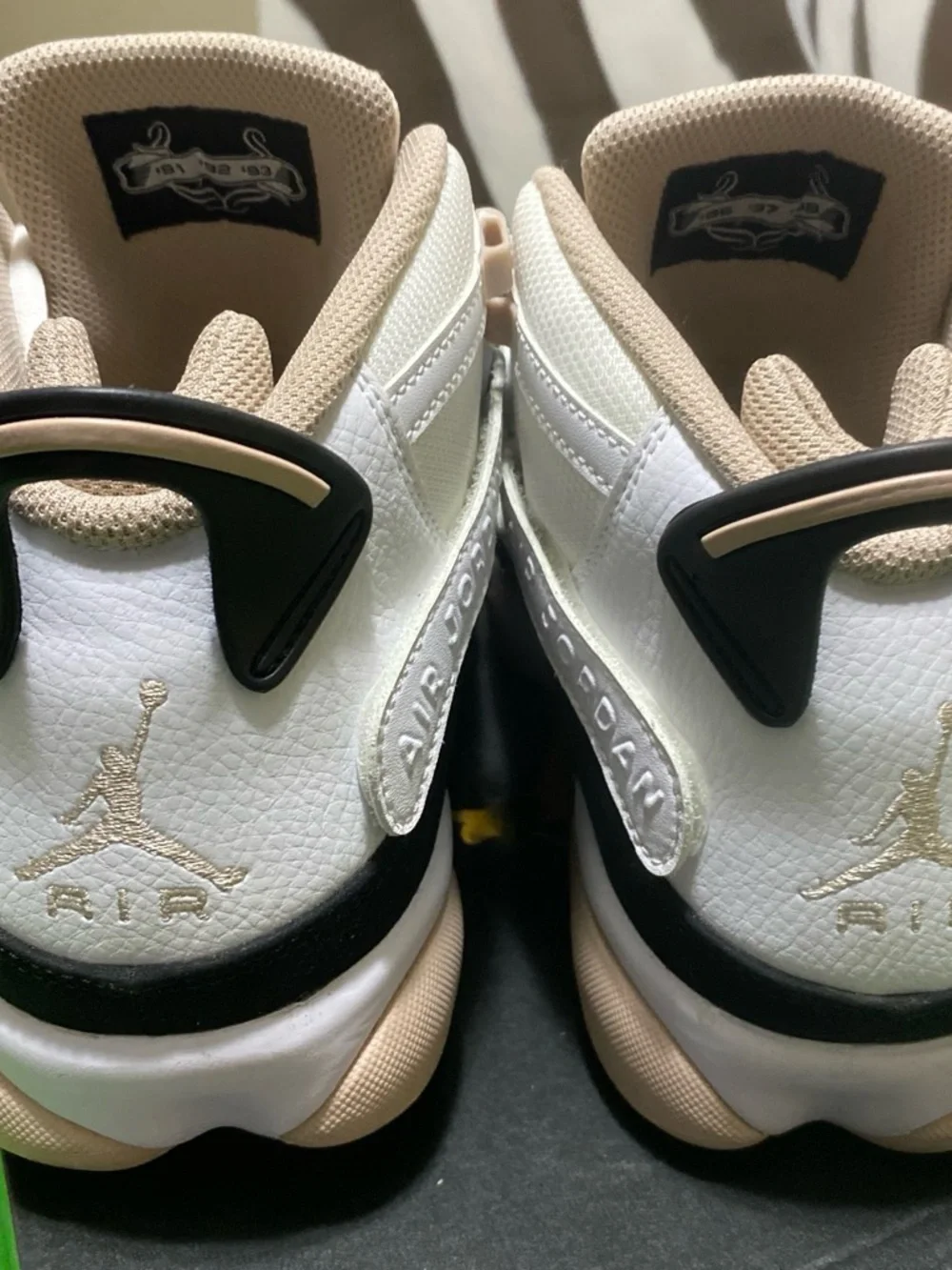 Jordan sneakers in White and Beige